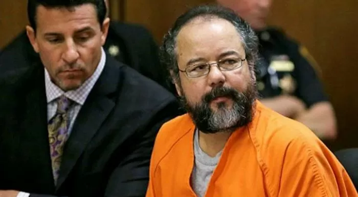 Castro fue sentenciado a cadena perpetua y se suicidó un mes después.