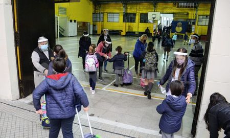 Vuelven todos los estudiantes a las clases en todos lo niveles. Ya no habrá alternancia. Vuelven todos los estudiantes a las clases en todos lo niveles. Ya no habrá alternancia.