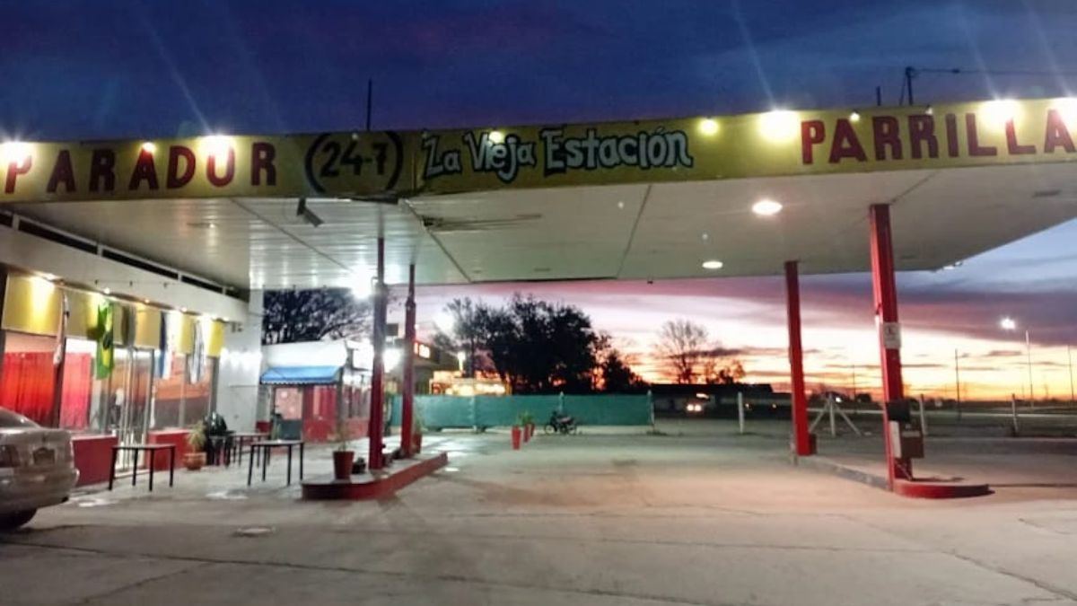 La Vieja Estación es un ícono del corredor de la ruta 19, conocido en todo el país por sus lomitos.