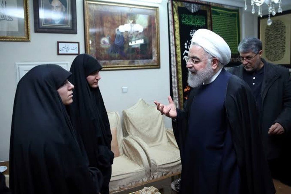 El presidente iraní le prometió a la hija de Soleimani vengar la muerte del mártir