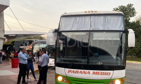 En la terminal de ómnibus de Santa Fe, ya se ve impactado los nuevos precios de pasajes de colectivos interurbanos, tras el 35,5% de aumento. En la terminal de ómnibus de Santa Fe, ya se ve impactado los nuevos precios de pasajes de colectivos interurbanos, tras el 35,5% de aumento.
