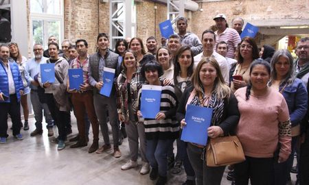 El Ministerio de la Producción, impulsa programas de asistencia para centenares de nuevas cooperativas en tareas emergentes durante la pandemia. El Ministerio de la Producción, impulsa programas de asistencia para centenares de nuevas cooperativas en tareas emergentes durante la pandemia.