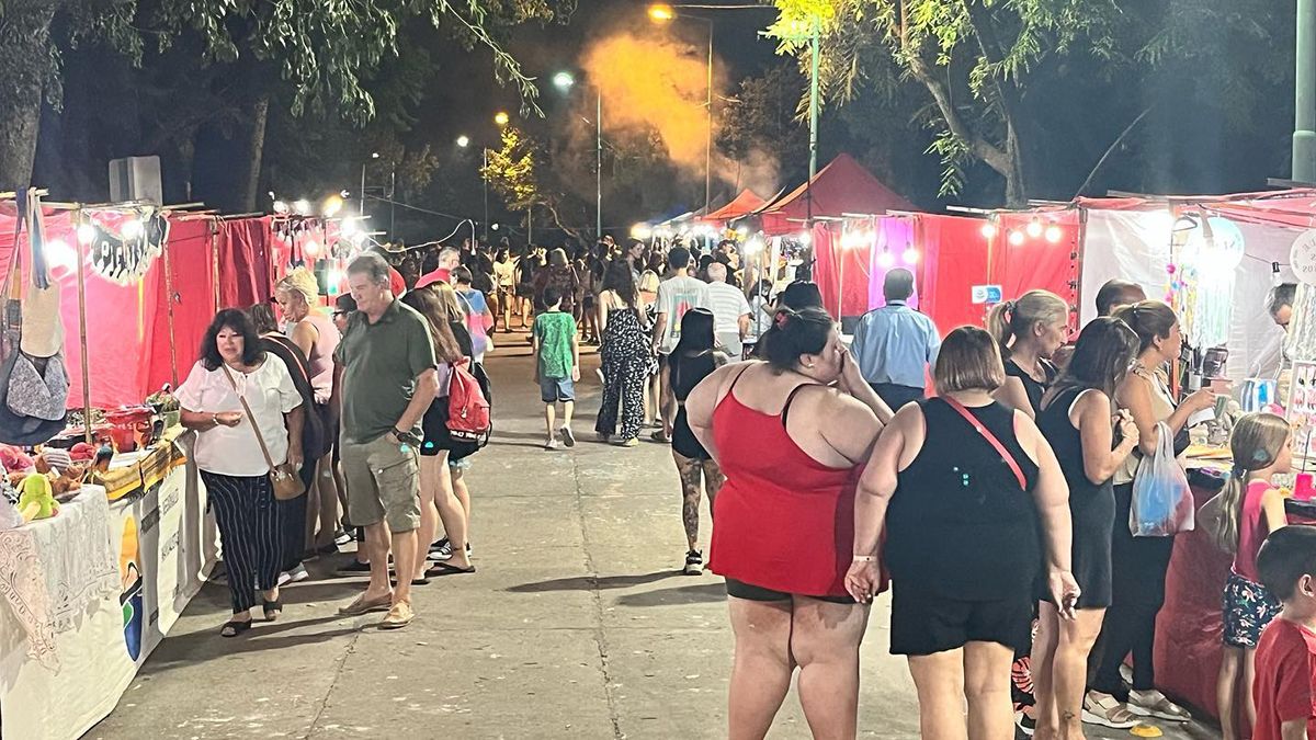 El Paseo Gastronómico y los ciclos de cine y stand up convocaron a una multitud.