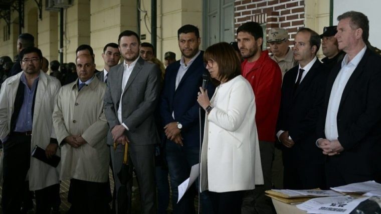 Bullrich estuvo en los allanamientos a bandas narco en Rosario