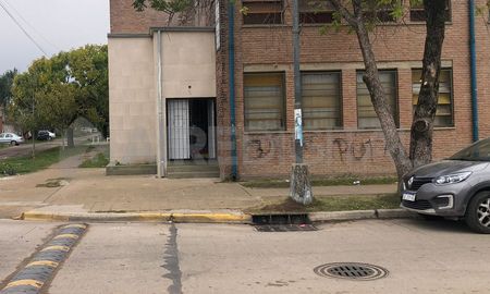 Dos alumnas de la escuela Jorge Luis Borges, ubicada en Regimiento 12 de Infantería 3900, no podrán asistir a clases durante dos semanas, tras haber recibido amenazas. Dos alumnas de la escuela Jorge Luis Borges, ubicada en Regimiento 12 de Infantería 3900, no podrán asistir a clases durante dos semanas, tras haber recibido amenazas.