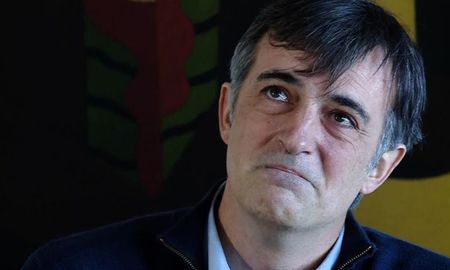 El senador del PRO, que padece ELA, donará el aumento de sueldo decretado para los trabajadores del Congreso. El senador del PRO, que padece ELA, donará el aumento de sueldo decretado para los trabajadores del Congreso.