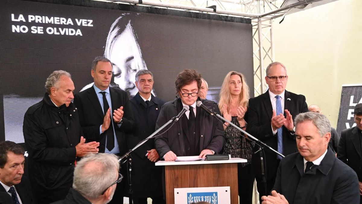 El Presidente estuvo acompañado por la secretaria general de la Presidencia