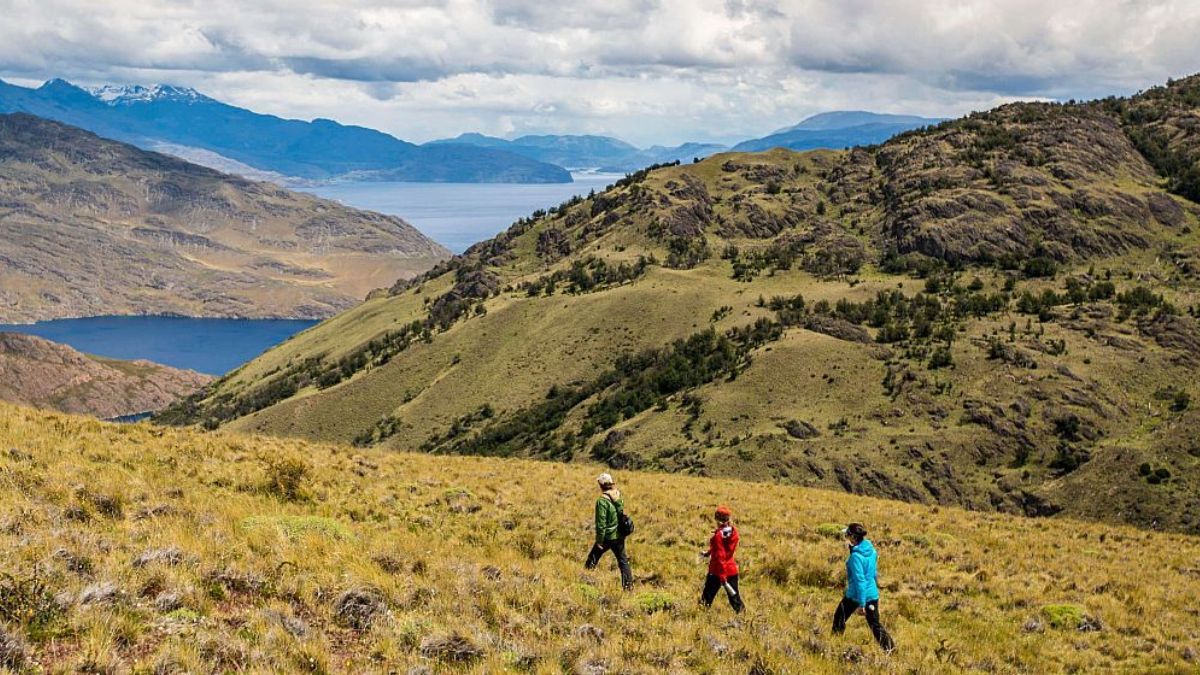 Entre cañadones y mesetas, la Patagonia ofrece una experiencia que combina aventura, silencio y libertad.