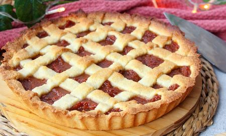 Todos los detalles para hacer una pastafrola de la mano de Cocineros Argentinos. Todos los detalles para hacer una pastafrola de la mano de Cocineros Argentinos.