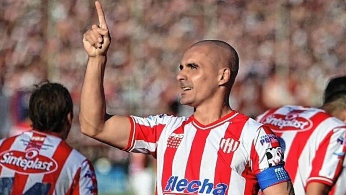 Nicolás Correa llegó a Unión en el 2009 y con el correr de los partidos se fue adueñando de la defensa. Nicolás Correa llegó a Unión en el 2009 y con el correr de los partidos se fue adueñando de la defensa.