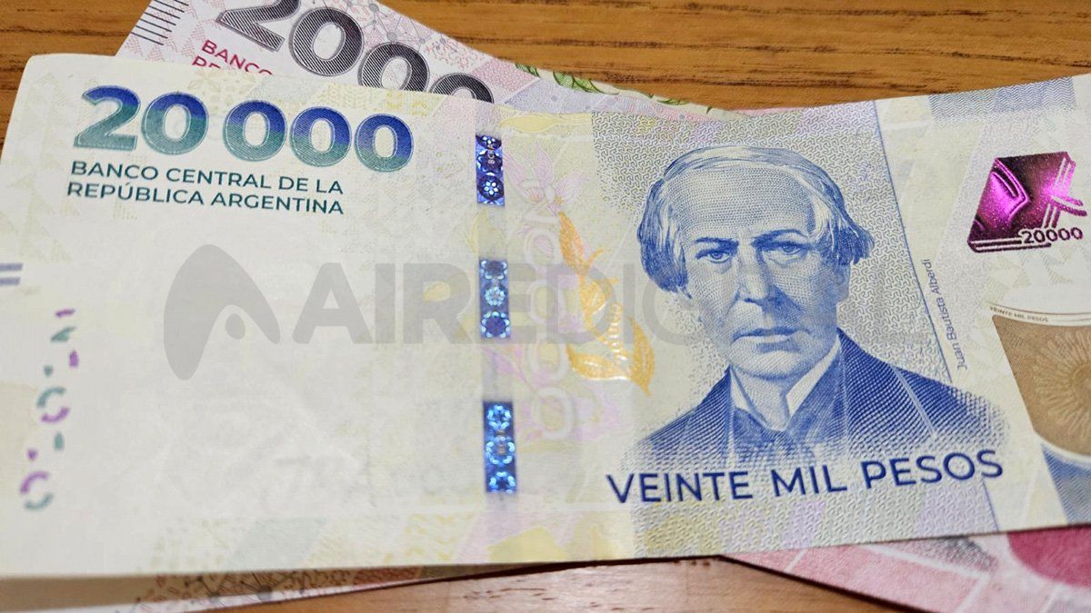 El billete presenta la imagen de Juan Bautista Alberdi