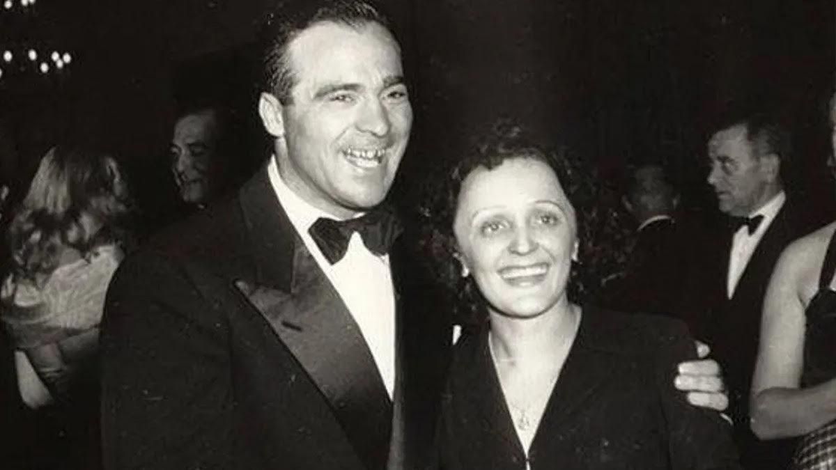 En noviembre de 1945 y, en un night club de París donde ella cantaba, el Bombardero Marroquí conoció a Edith Piaf, quien lo emocionó con su voz y de la que cayó rendido a sus pies, al enamorarse perdidamente de ella hasta el último de sus días. En noviembre de 1945 y, en un night club de París donde ella cantaba, el Bombardero Marroquí conoció a Edith Piaf, quien lo emocionó con su voz y de la que cayó rendido a sus pies, al enamorarse perdidamente de ella hasta el último de sus días.
