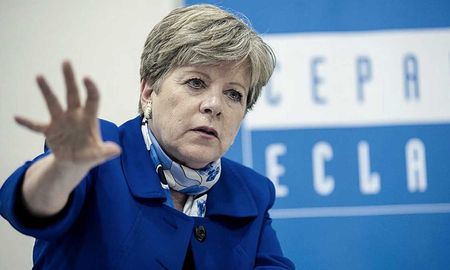 La secretaria ejecutiva de la Cepal, Alicia Bárcena, precisó que se espera el cierre del 19% de las empresas formales de la región. La secretaria ejecutiva de la Cepal, Alicia Bárcena, precisó que se espera el cierre del 19% de las empresas formales de la región.