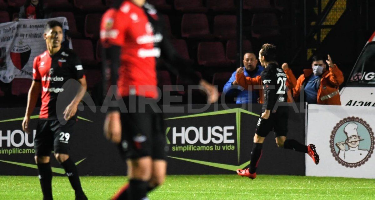 Christian Bernardi anotó su segundo gol en la Copa de la Liga, luego del tanto que le anotó a Barracas Central en Paraná.