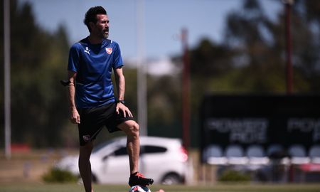 Eduardo Domínguez, entrenador del Club Atlético Independiente, confía en poder hacer un buen campeonato a pesar de la dificultad para poder sumar refuerzos. Eduardo Domínguez, entrenador del Club Atlético Independiente, confía en poder hacer un buen campeonato a pesar de la dificultad para poder sumar refuerzos.