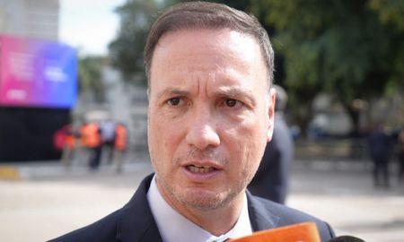 Lisandro Enrico dijo que se evalúa la posibilidad de que Assa se haga cargo de la provisión de agua en Santo Tomé, lo que implicará tarifas más altas y una gran inversión para la empresa. Lisandro Enrico dijo que se evalúa la posibilidad de que Assa se haga cargo de la provisión de agua en Santo Tomé, lo que implicará tarifas más altas y una gran inversión para la empresa.