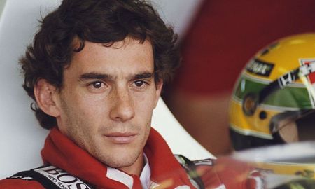 Ayrton Senna, tres veces campeón mundial de F1. Ayrton Senna, tres veces campeón mundial de F1.