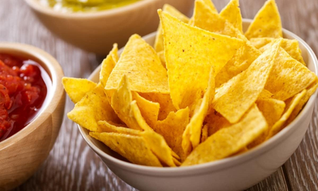 Cómo hacer nachos con polenta en casa: la receta sencilla y económica, con pocos ingredientes Cómo hacer nachos con polenta en casa: la receta sencilla y económica, con pocos ingredientes