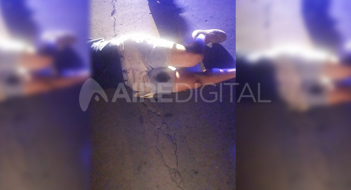 Herido. La v&iacute;ctima del asalto qued&oacute; tirada en el asfalto a causa del ataque.&nbsp;