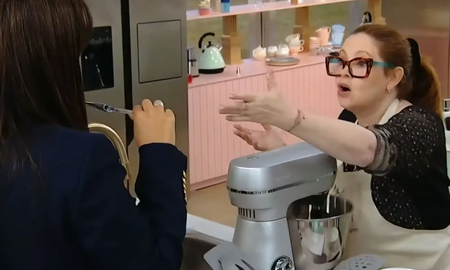 El grito de Andrea del Boca a Wanda Nara en el debut de Bake Off Famosos. El grito de Andrea del Boca a Wanda Nara en el debut de Bake Off Famosos.