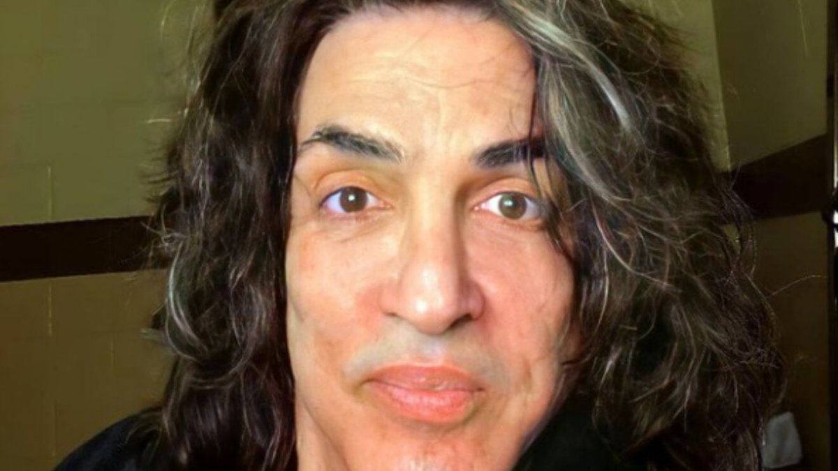 Es la segunda vez que Paul Stanley da positivo de covid en seis meses. Su familia también lo tiene. &nbsp;