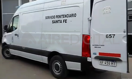 La camioneta del Servicio Penitenciario recibió 26 disparos. Hay dos personas heridas.