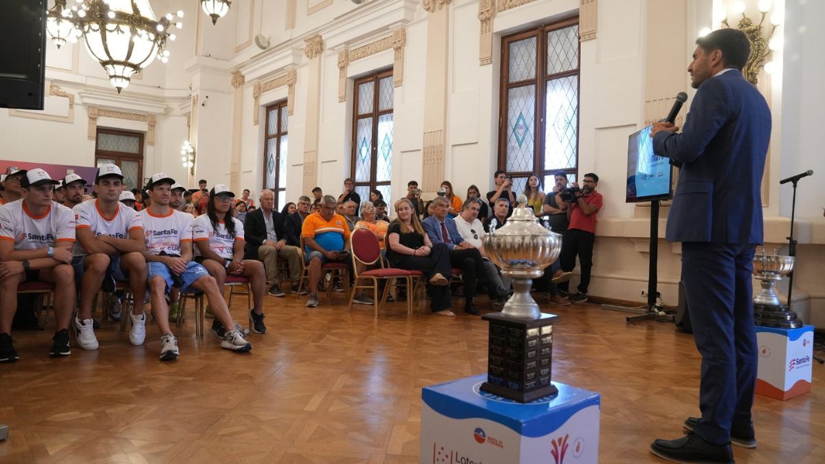 La presentaci&oacute;n oficial fue una instancia de reconocimiento a los 18 deportistas&nbsp; que formar&aacute;n parte de una de las pruebas de aguas abiertas m&aacute;s importante y emblem&aacute;tica del mundo.&nbsp;