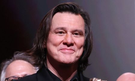 Jim Carrey reapareció en Francia y despertó todo tipo de sospechas entre sus fanáticos.