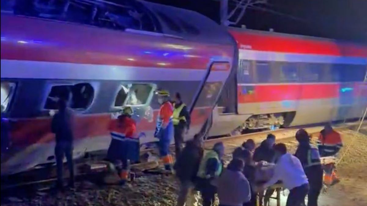 Autoridades investigan un “accidente extremadamente extraño” mientras continúa el balance de víctimas Autoridades investigan un “accidente extremadamente extraño” mientras continúa el balance de víctimas