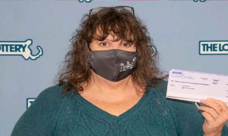 Sobrevivió al coronavirus y recuperó un boleto de lotería millonario que había tirado a la basura Sobrevivió al coronavirus y recuperó un boleto de lotería millonario que había tirado a la basura