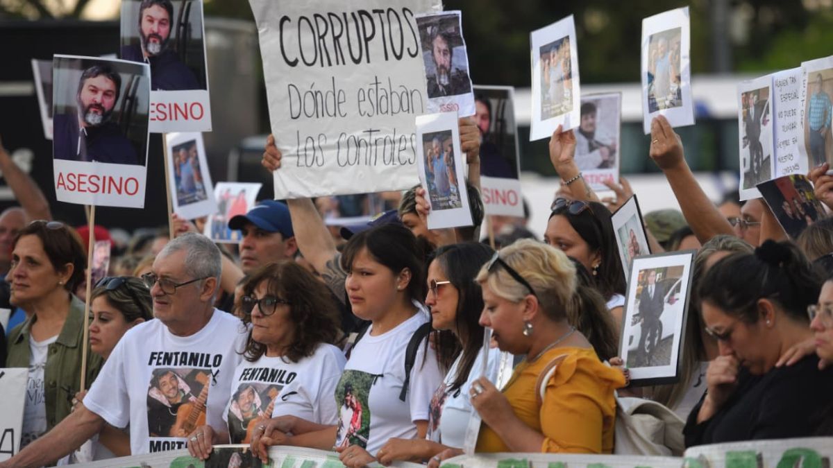 No se descarta que aparezcan nuevos casos de muertes de pacientes, relacionados con el suministro de fentanilo contaminado. No se descarta que aparezcan nuevos casos de muertes de pacientes, relacionados con el suministro de fentanilo contaminado.