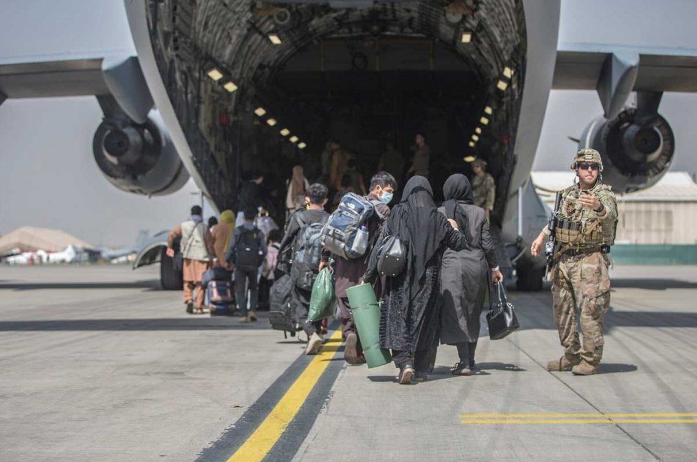 Más de 100 mil afganos y aliados fueron evacuados de Kabul.