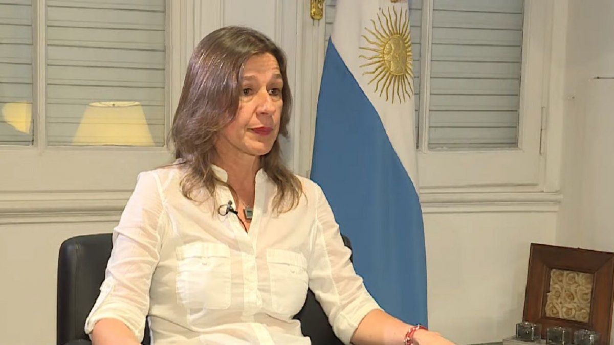 Desde el Gobierno de Santa Fe, hubo tensiones con la exministra Sabina Frederic porque rechazó reforzar la presencia de fuerzas federales ante la ola de asesinatos en Rosario.  