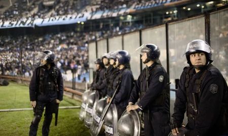 Racing vs. Peñarol: un partido de alto riesgo con un operativo de casi 1000 policías Racing vs. Peñarol: un partido de alto riesgo con un operativo de casi 1000 policías