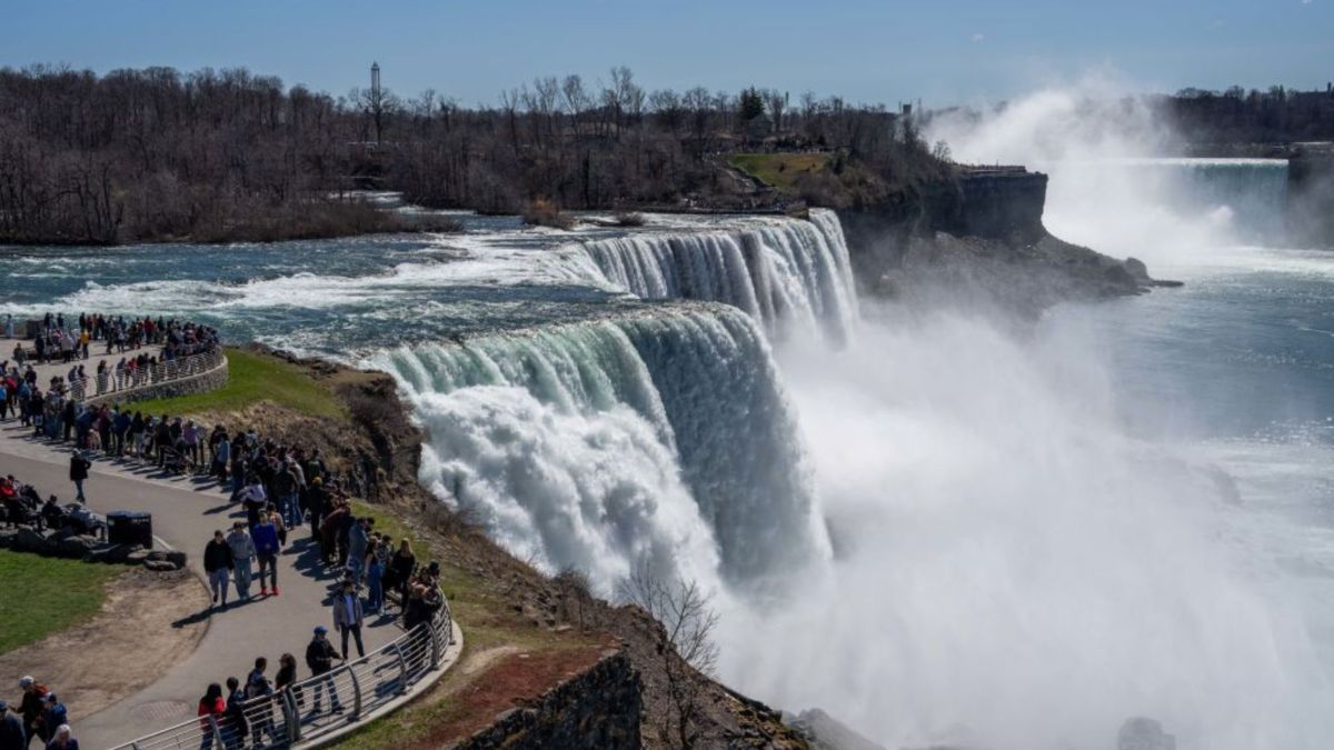 Una mujer y sus dos hijos cayeron a las cataratas del Niágara