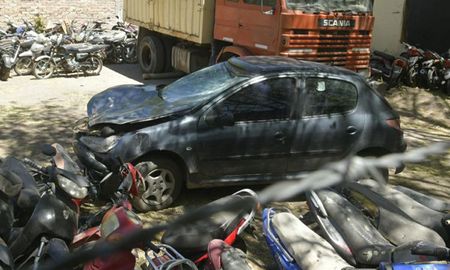 Un hombre ebrio mató a tres mujeres con su auto luego de atropellarlas y darse a la fuga. Finalmente fue detenido. Un hombre ebrio mató a tres mujeres con su auto luego de atropellarlas y darse a la fuga. Finalmente fue detenido.