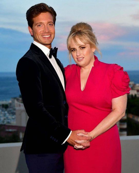 Rebel Wilson junto a su nuevo novio