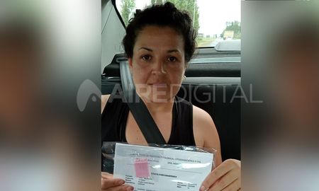 Mónica Montiel (39) en viaje a Rosario a llevar una biopsia de su hijo, quedó varada en el corte sonre la autopista a la altura de Maciel Mónica Montiel (39) en viaje a Rosario a llevar una biopsia de su hijo, quedó varada en el corte sonre la autopista a la altura de Maciel
