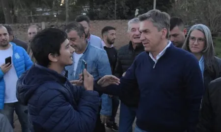 Un grave episodio de vulneración a la libertad de prensa se registró en la localidad de Margarita Belén, Chaco, cuando el periodista Fernando Ojeda fue detenido de forma arbitraria tras intentar realizarle una pregunta al gobernador Leandro Zdero. Un grave episodio de vulneración a la libertad de prensa se registró en la localidad de Margarita Belén, Chaco, cuando el periodista Fernando Ojeda fue detenido de forma arbitraria tras intentar realizarle una pregunta al gobernador Leandro Zdero.