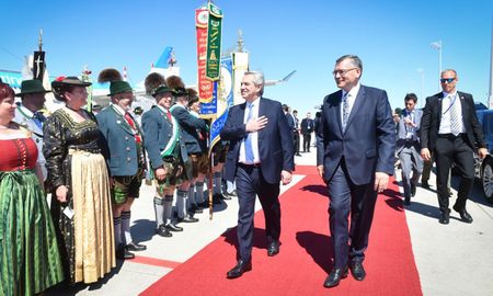 El presidente ya está en Alemania. El presidente ya está en Alemania.