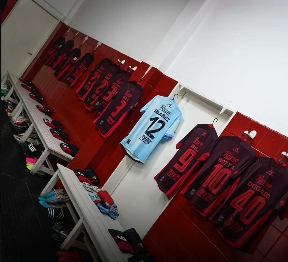 La camiseta de Colón para el partido ante Instituto. Foto: Twitter @Colonoficial. La camiseta de Colón para el partido ante Instituto. Foto: Twitter @Colonoficial.