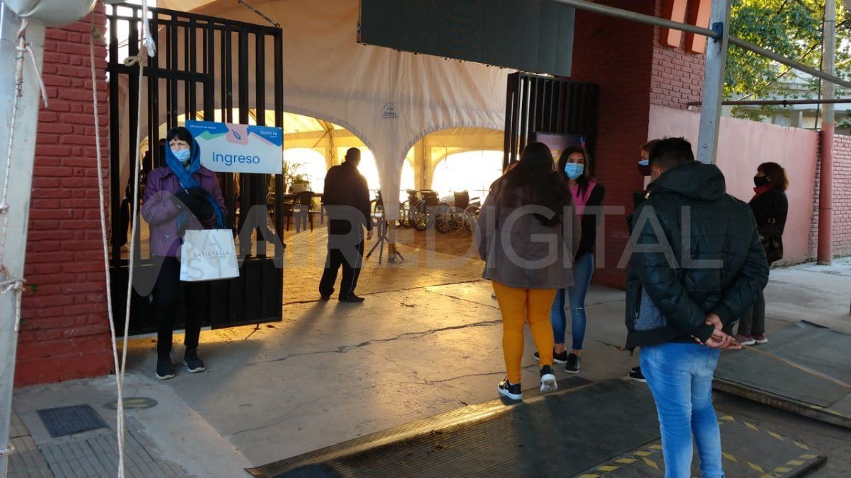 Desde el Ministerio de Salud se informó que el plan de inoculación se reanuda en La Esquina Encendida.