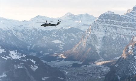 Al menos seis muertos por desprendimiento de parte de un glaciar en los Alpes italianos. Al menos seis muertos por desprendimiento de parte de un glaciar en los Alpes italianos.