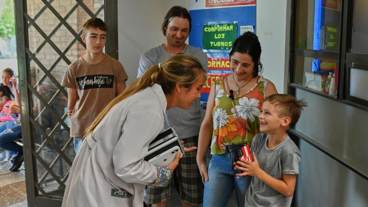 El fortalecimiento del programa se refleja en los indicadores. En 2023 se realizaron 140 procedimientos; en 2024, 144; y en 2025, 150, de los cuales 76 fueron cirugías a cielo abierto y 74 intervenciones por hemodinamia. El fortalecimiento del programa se refleja en los indicadores. En 2023 se realizaron 140 procedimientos; en 2024, 144; y en 2025, 150, de los cuales 76 fueron cirugías a cielo abierto y 74 intervenciones por hemodinamia.