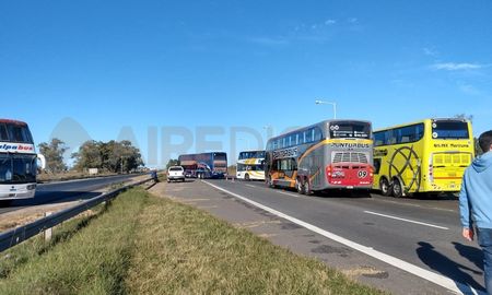 El corte se lleva adelante en el kilómetro 146, a la altura de la conexión con la autovía 19, a la altura del acceso a Santo Tomé. El corte se lleva adelante en el kilómetro 146, a la altura de la conexión con la autovía 19, a la altura del acceso a Santo Tomé.