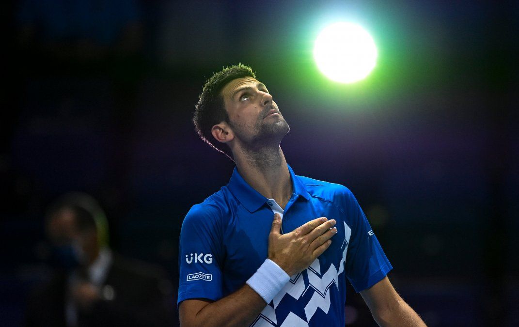Novak Djokovic permanece en Australia hasta que se defina su situación y agradeció el apoyo de sus fanáticos.