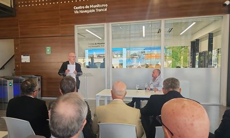 El subsecretario de Transporte y Logística de la provincia de Santa Fe, Jorge Henn, participó de la jornada realizada en Buenos Aires. El subsecretario de Transporte y Logística de la provincia de Santa Fe, Jorge Henn, participó de la jornada realizada en Buenos Aires.