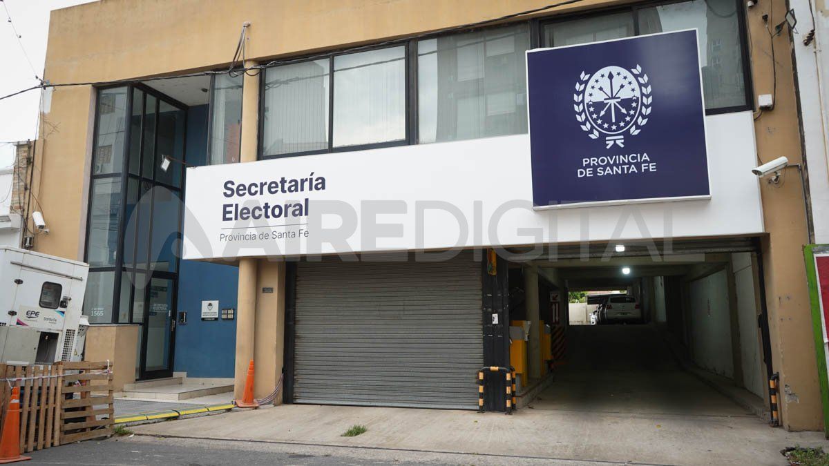 El Tribunal Electoral de Santa Fe comienza este martes el recuento definitivo de votos. 