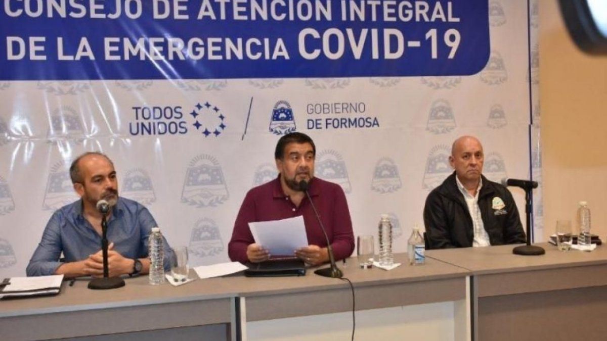 Pese a los miles de varados que esperan por entrar