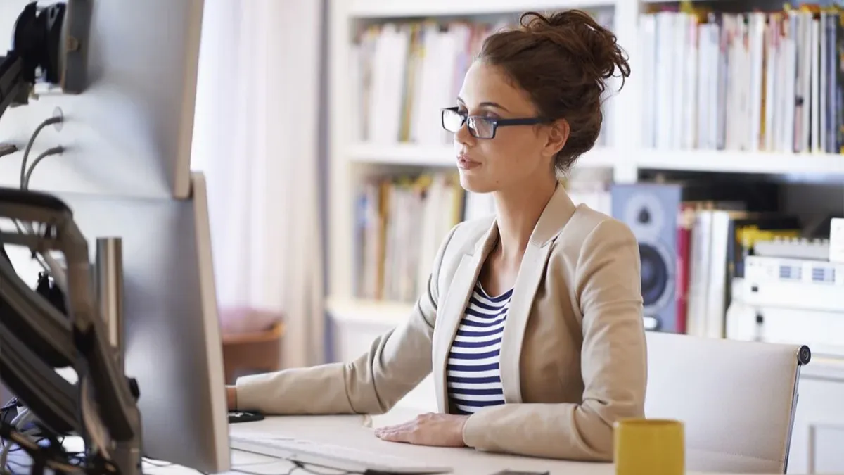 Los profesionales de la carrera se encargan de la gestión de personal de una empresa. Los profesionales de la carrera se encargan de la gestión de personal de una empresa.
